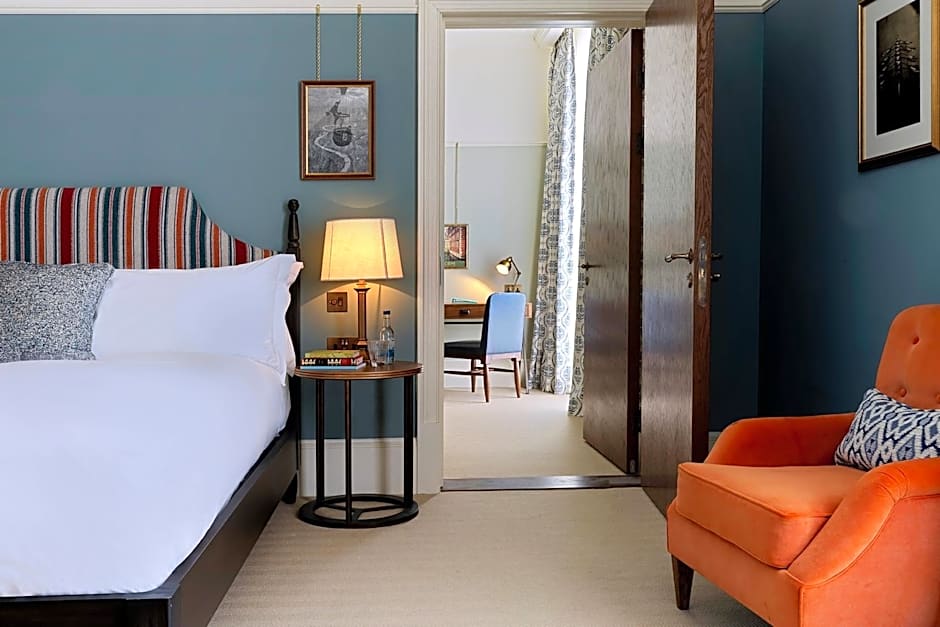 University Arms, Autograph Collection