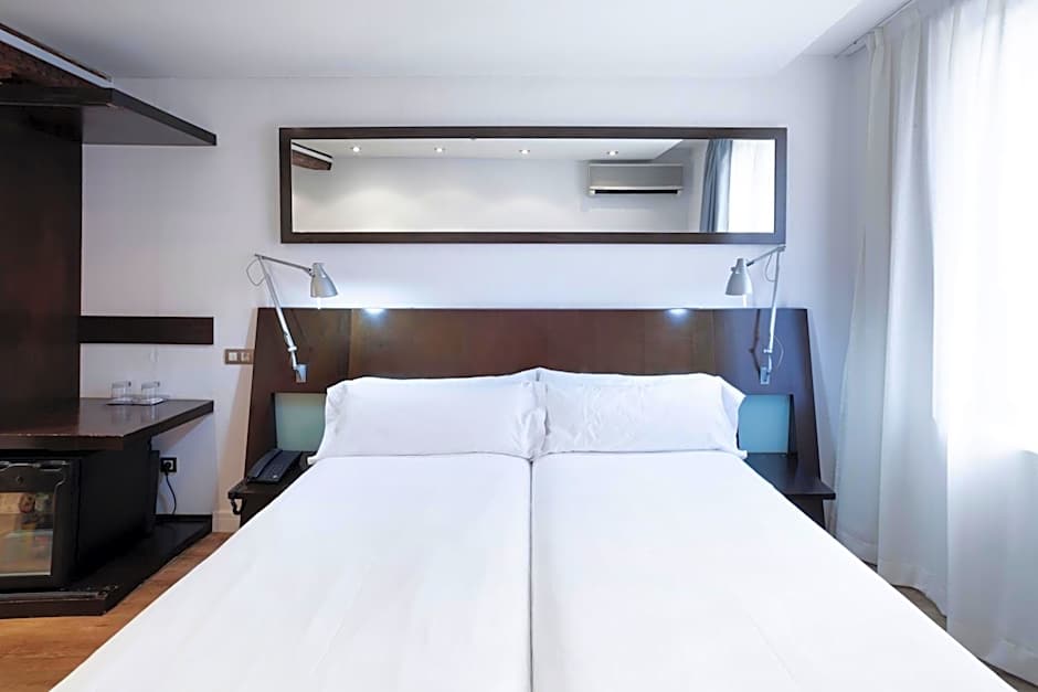 Petit Palace Arana Bilbao