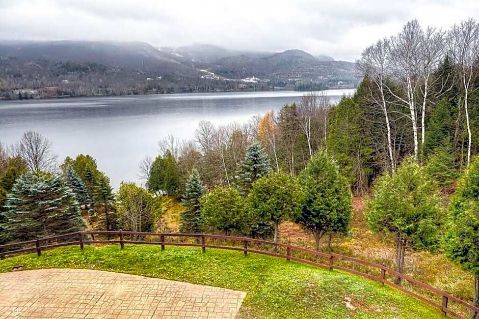 Huge 3 Bedroom Condo with a View