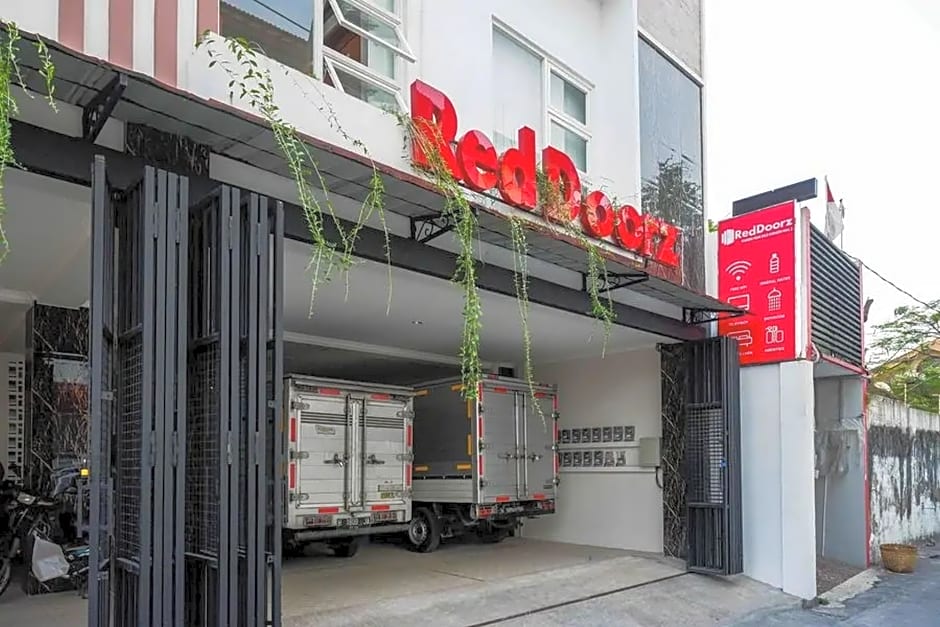 De Mangkoe Homestay by RedDoorz – Banjarsari, Surakarta, SD