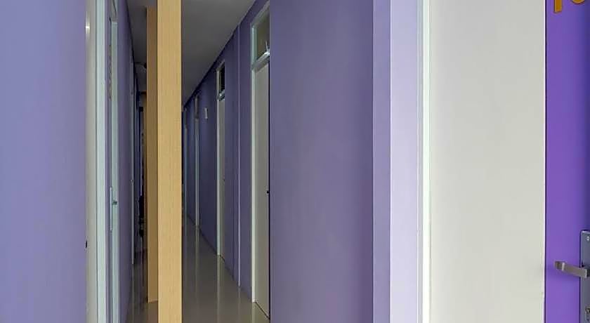 RedDoorz @ Gatot Subroto Street Bandung 3