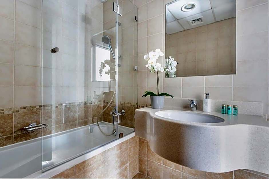 Frank Porter - Marina Views Tower B