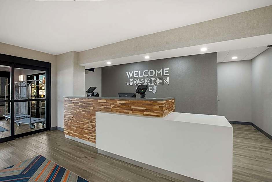 Hampton Inn By Hilton Linden, Nj