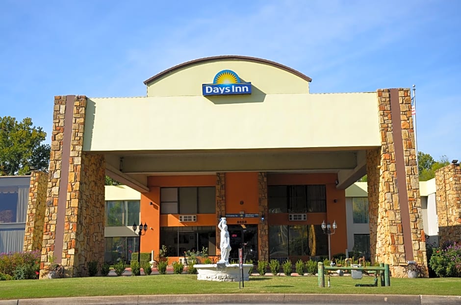 Days Inn by Wyndham Southern Hills/ORU
