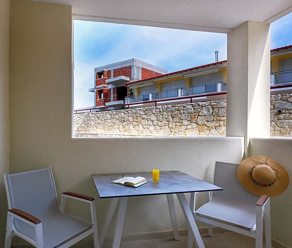 Elpiniki Luxury Rooms