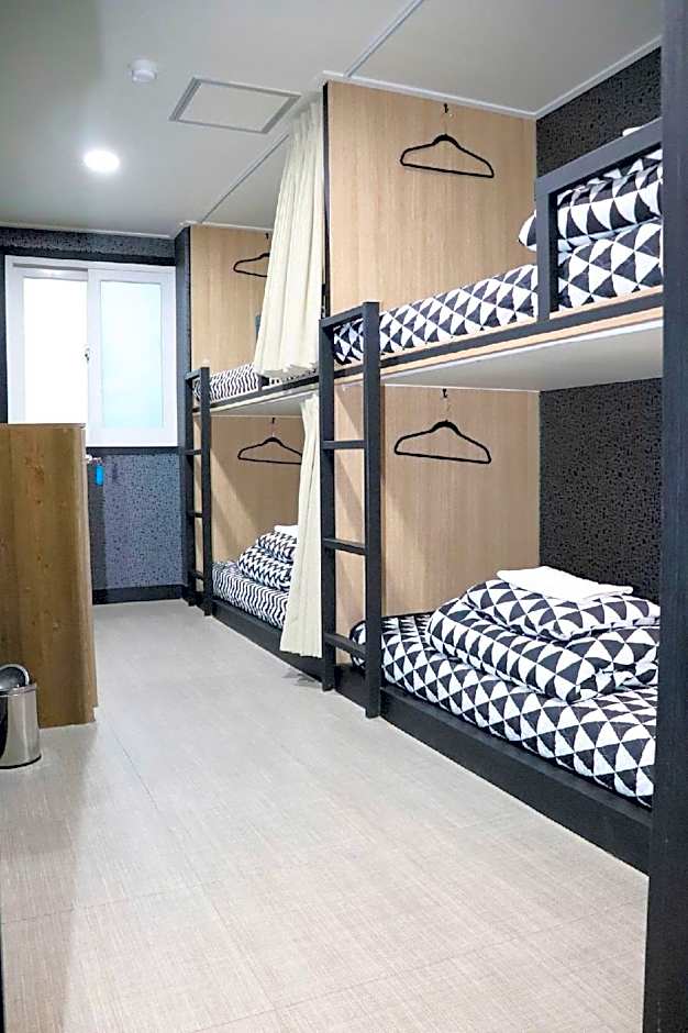 Mozzi Hostel