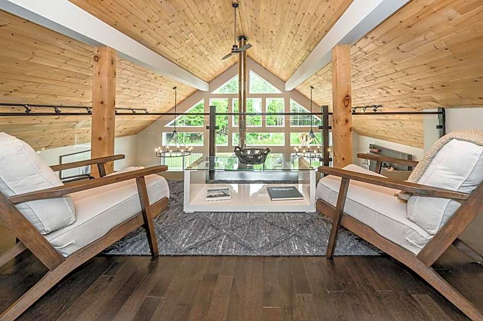 Luxury Tobermory Retreat Modern Home and Hot Tub