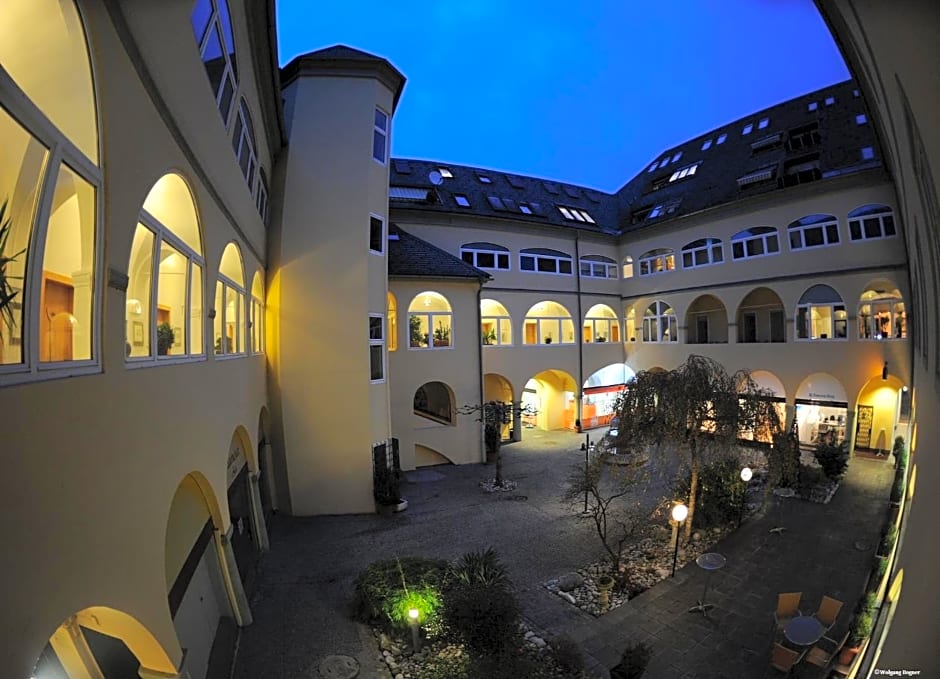 Hotel Goldener Brunnen