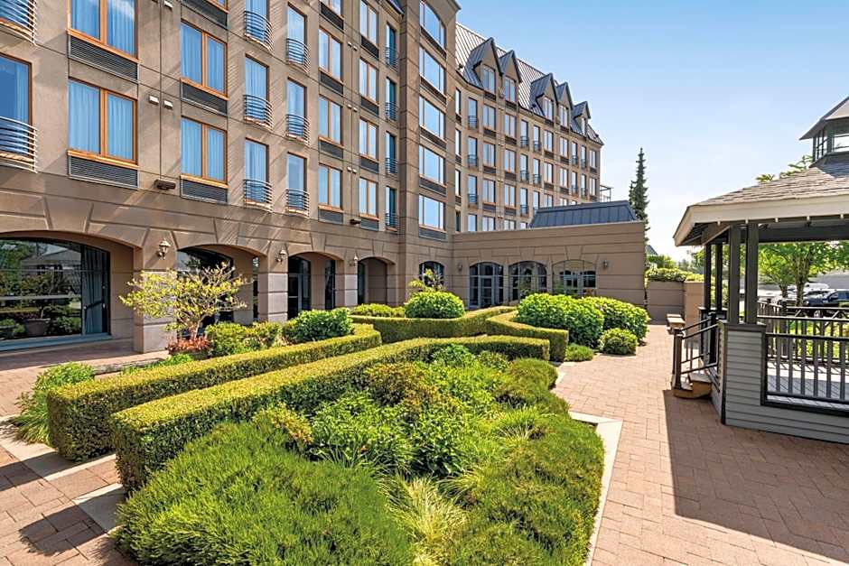 DoubleTree by Hilton North Vancouver