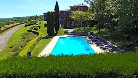 Hôtel Restaurant La Montagne De Brancion