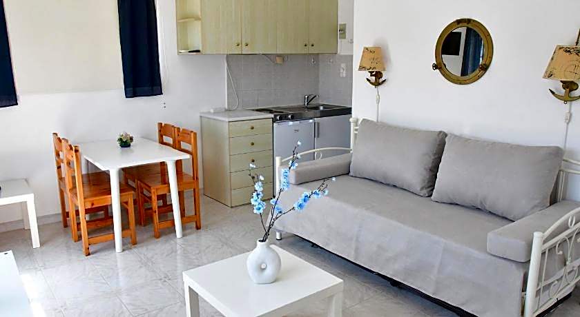 Blue Dolphin Studios and Apartment