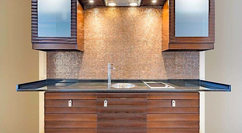 Qabila Westbay Hotel