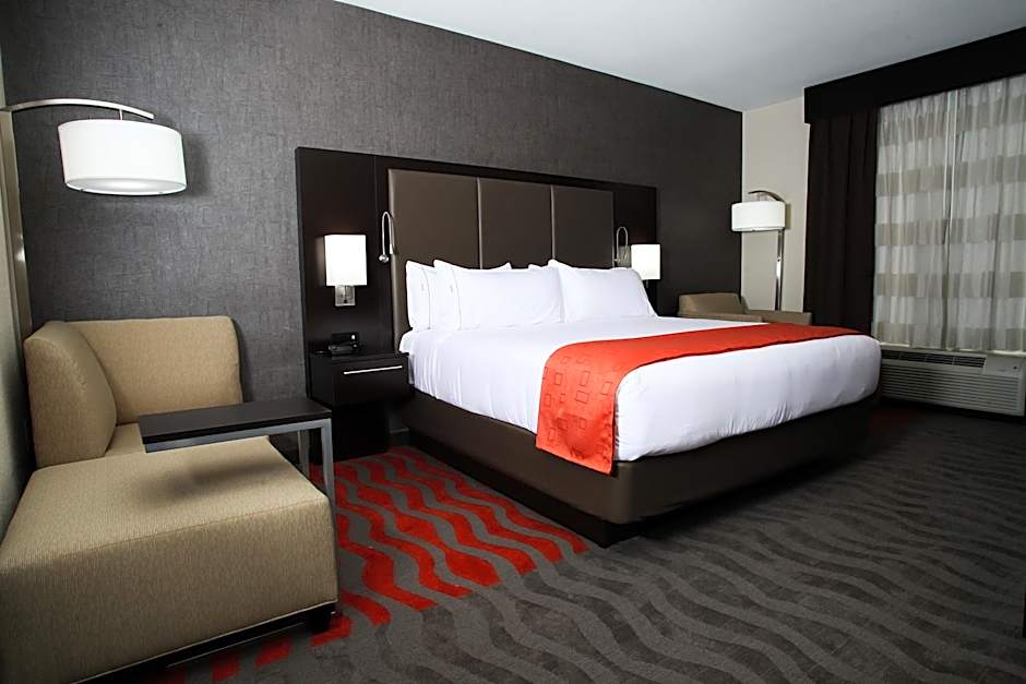 Holiday Inn Express & Suites Monroe By IHG