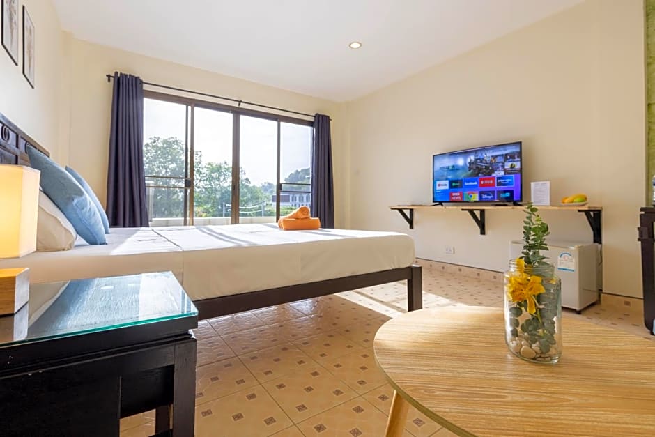 Club22 Kamala Suites, Kamala Beach