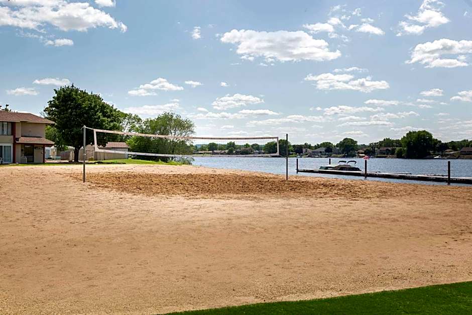 AmericInn by Wyndham La Crosse Riverfront-Conference Center