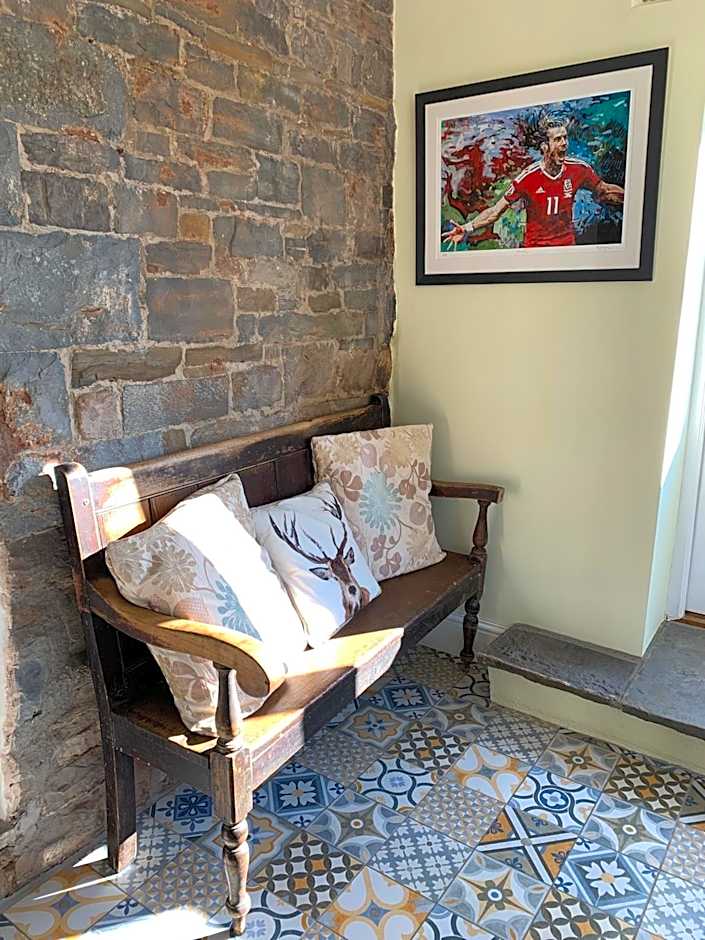 Pontyclerc Farm House Bed and Breakfast