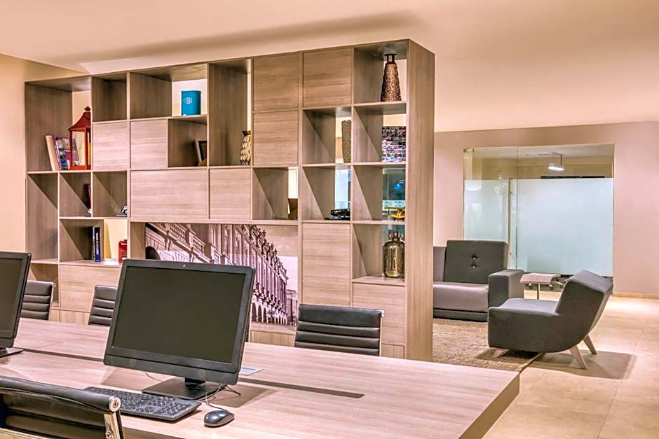 Fiesta Inn Express San Luis Potosi Oriente