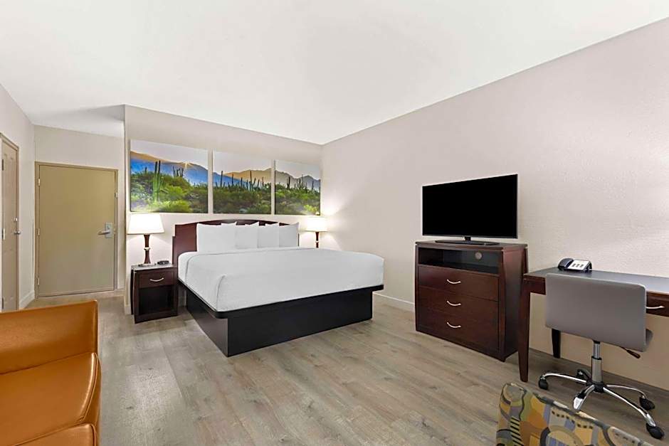 Days Inn & Suites by Wyndham Mesa Near Phoenix