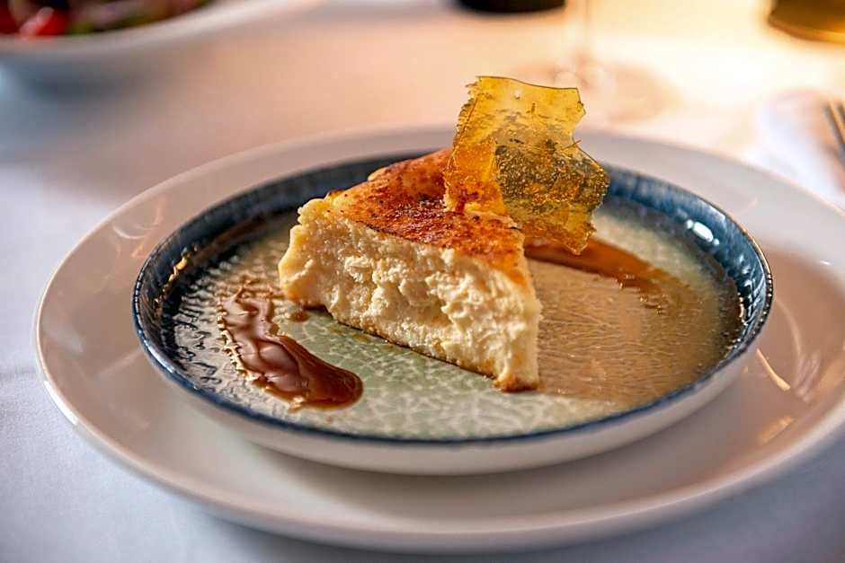 Eugenia de Montijo, Autograph Collection by Marriott