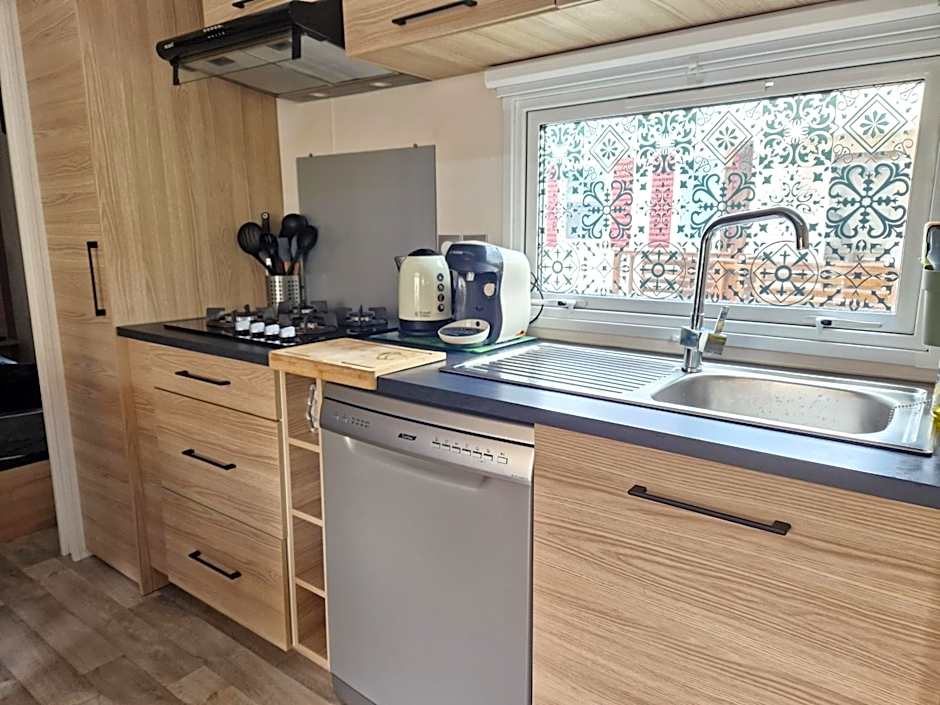 Camping La Carabasse Vias-Plage-T4 Climatisé,Tout confort, Emplacement calme !