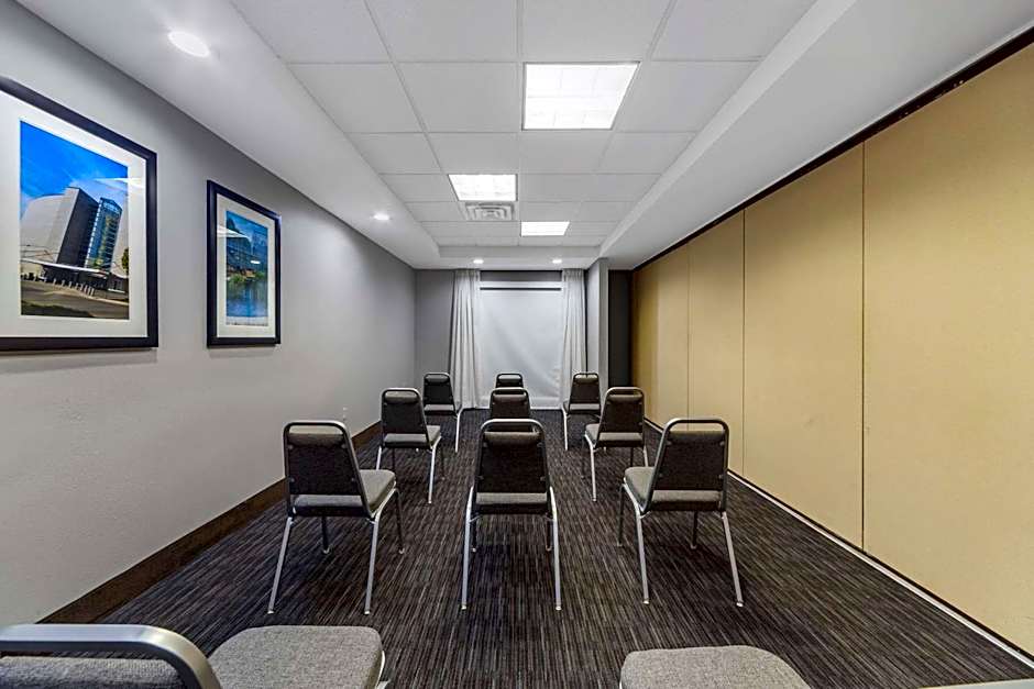 Garner Hotel Oklahoma City - Quail Springs by IHG