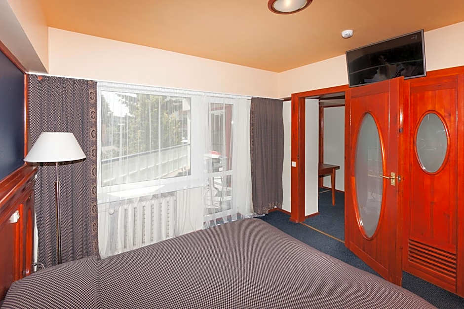 Tauras Center Hotel