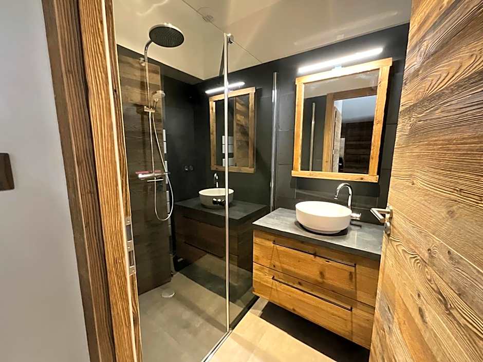 Gite Roche Des Ducs Piscine toute l'année, Spa Sauna Hammam Accès Illimité