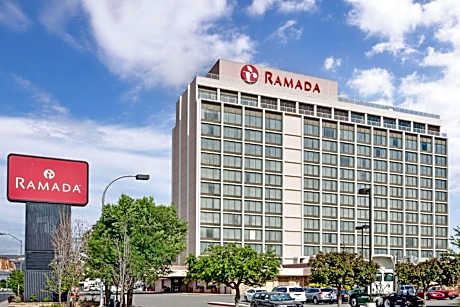 Ramada by Wyndham Reno Hotel and Casino