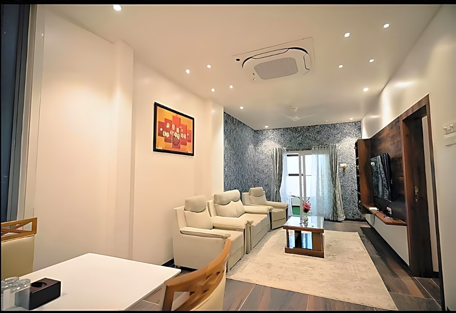 The Sky Land Hotel, Tuljapur