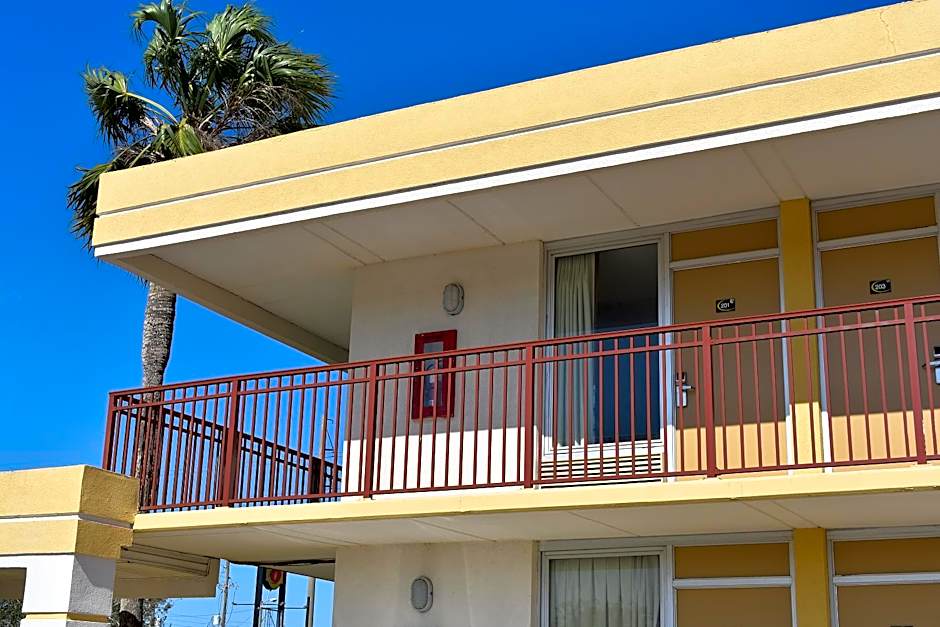 Super 8 by Wyndham Ocala