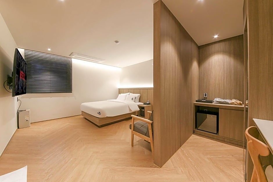 Hound Hotel Jeonju Deokjin