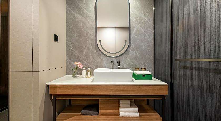 Holiday Inn Guangzhou Zhujiang New Town by IHG