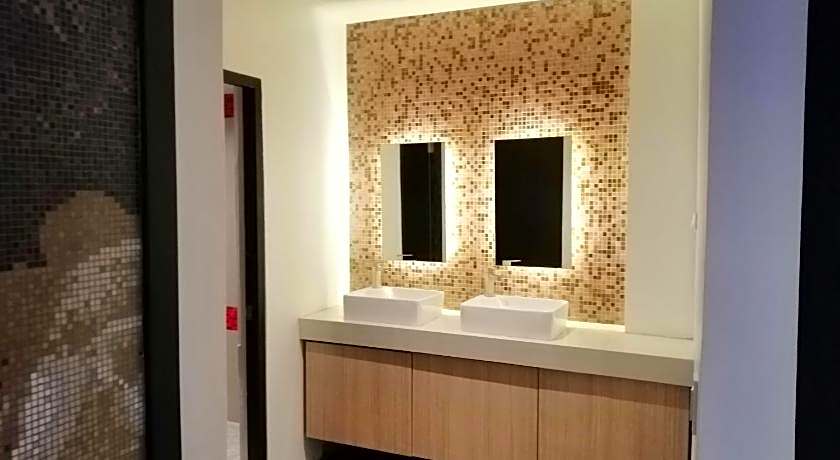 Hotel Rupert A Baler