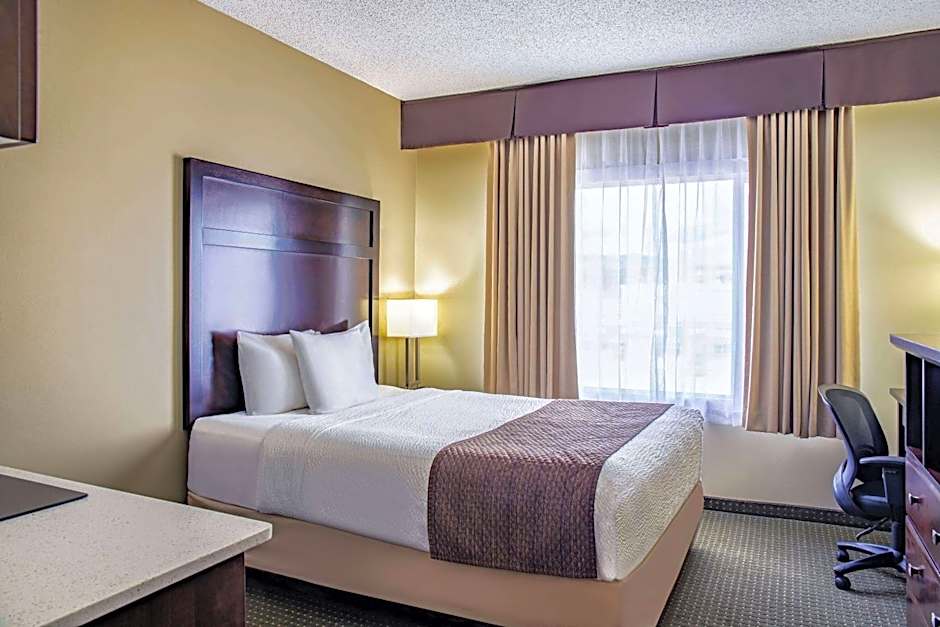 Photo 1 of 4 of Queen Deluxe Room with Kitchenette - Non-Smoking