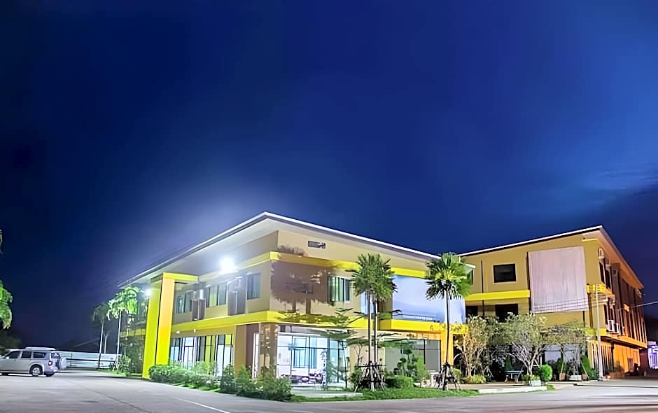 C2U Hotel Uthai Thani