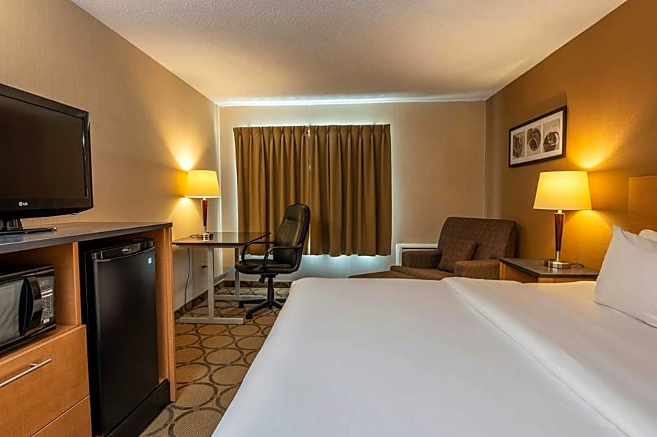 Clarion Pointe