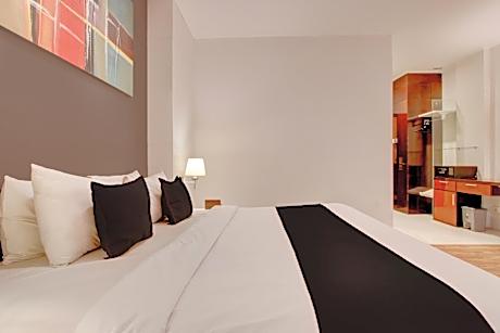 Suite Family Room