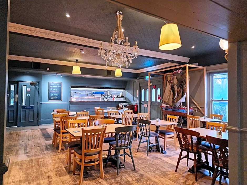 Royal Hotel, Bar & Grill