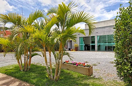 POUSADA LIMAS SUITES