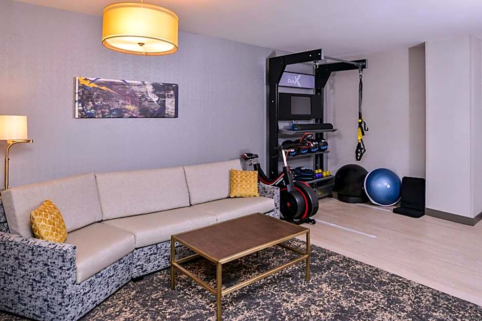 DoubleTree by Hilton Hotel Utica