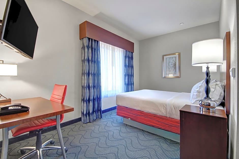Holiday Inn Express and Suites Oklahoma City North, an IHG Hotel