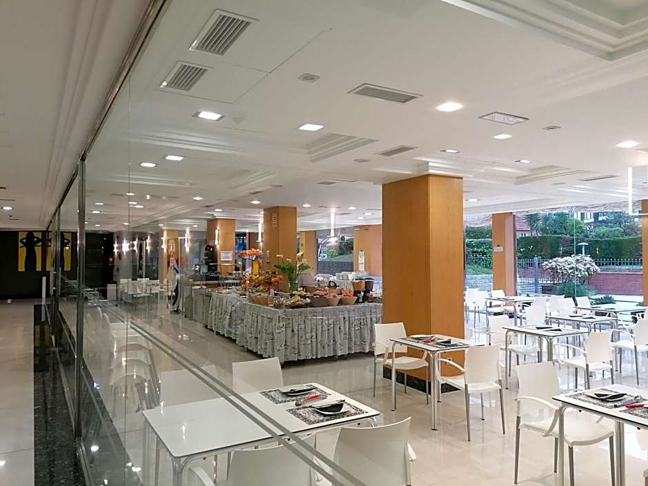 Hotel Marítimo Ris con garaje