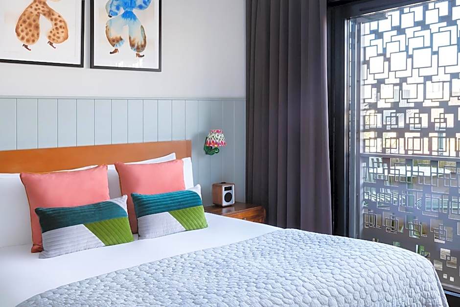 Town Hall Hotel & Apartments