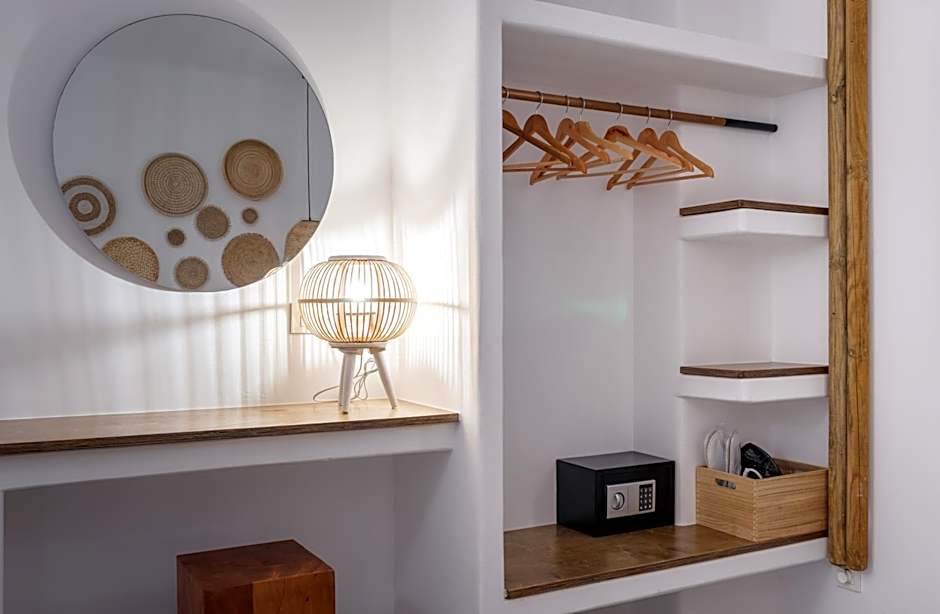 Bianco Diverso Suites