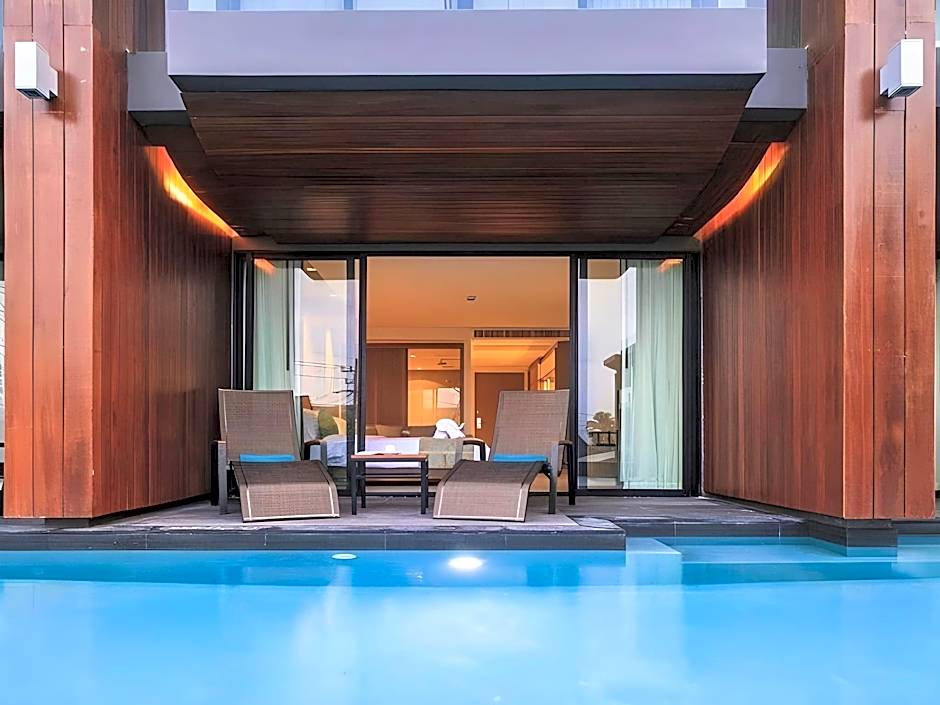 KC Beach Club & Pool Villas