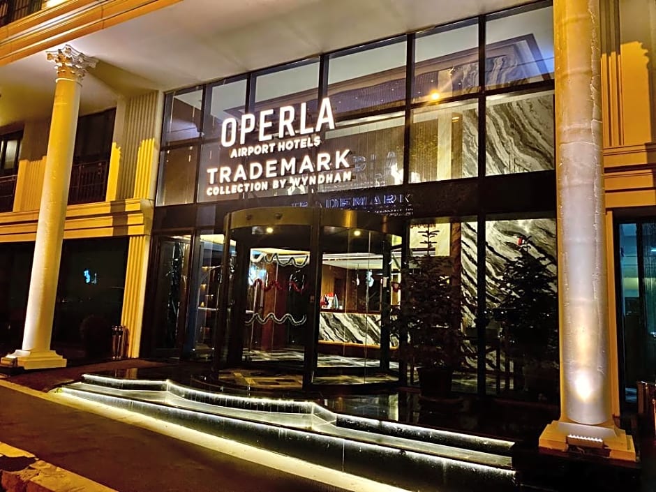 Operla Airport Hotels, Trademark Collection by Wyndham