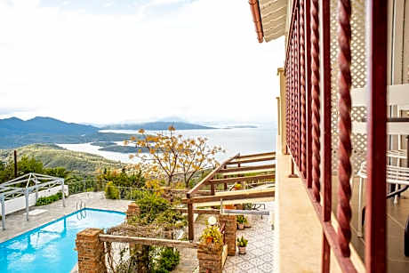 Single Room with Pool View