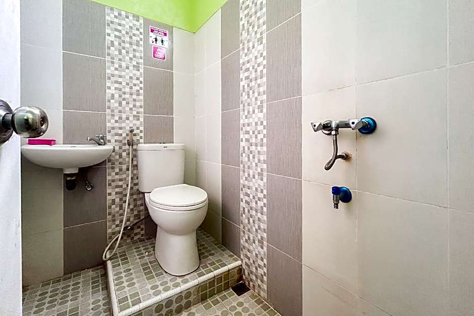 RedDoorz Syariah Near SMA N 6 Palembang