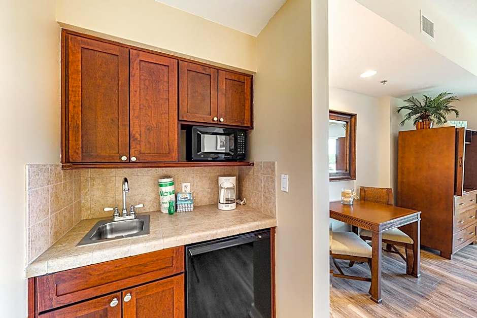 Luau Condos II