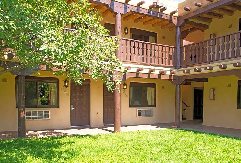 Sagebrush Inn & Suites